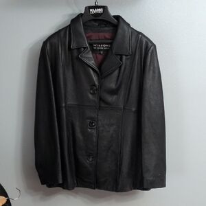 Wilsons Leather Women's Classic Black Leather Jacket.  PTP 23" Length 28"